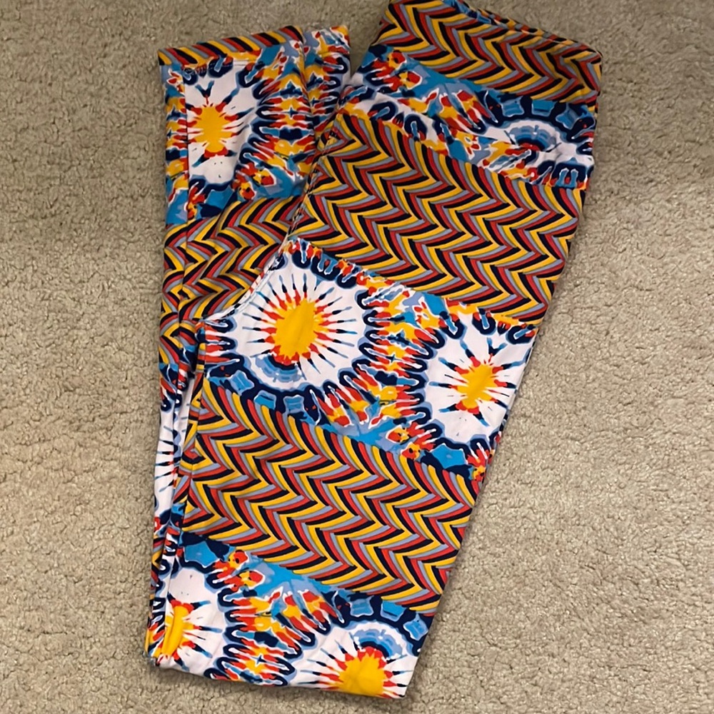 LuLaRoe vintage leggings two prints in one